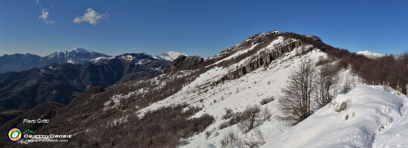 39 In cresta pestando neve per il Castel Regina.jpg